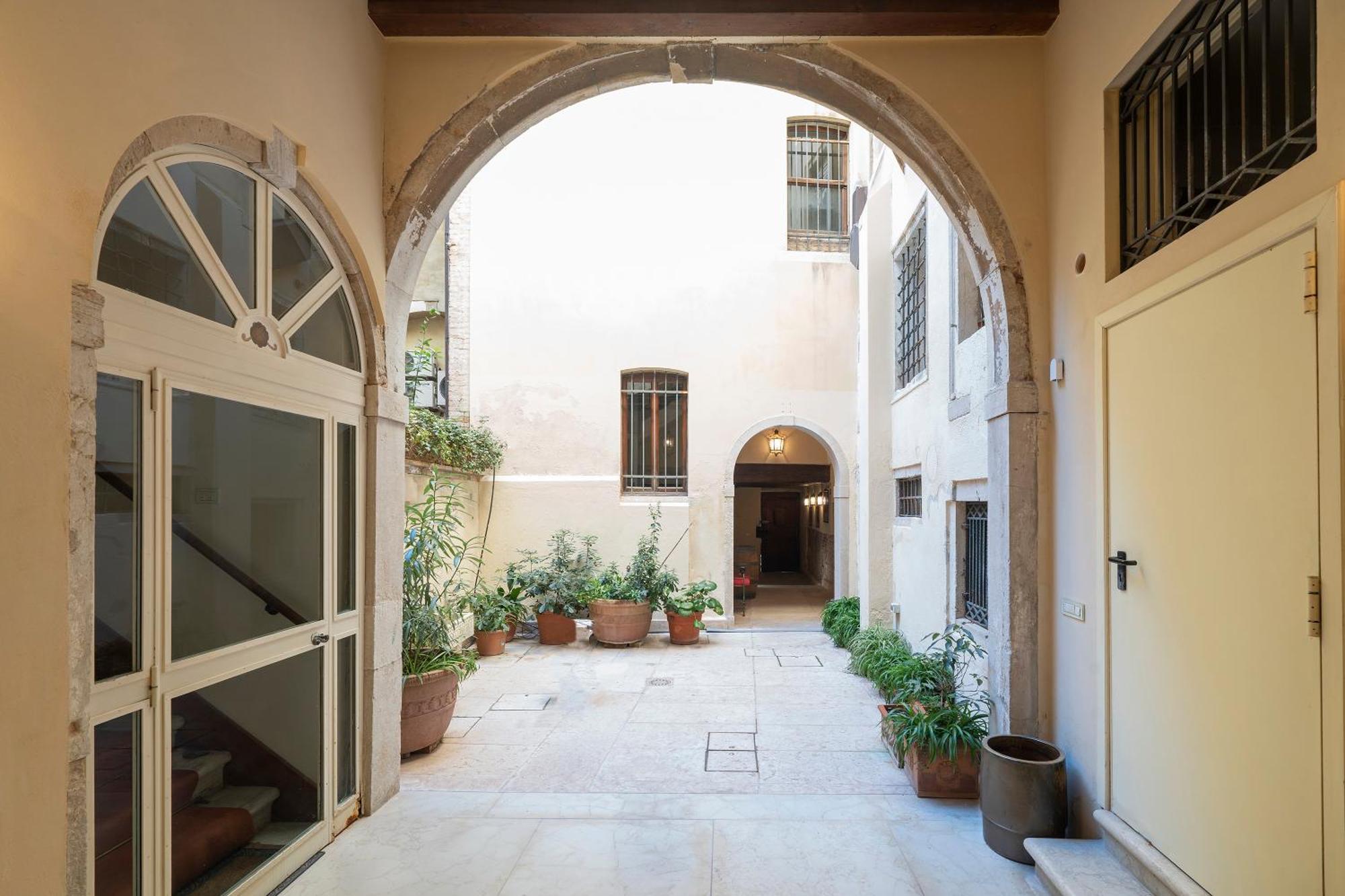 Fortuny3967 Suites & Wine Venezia Esterno foto