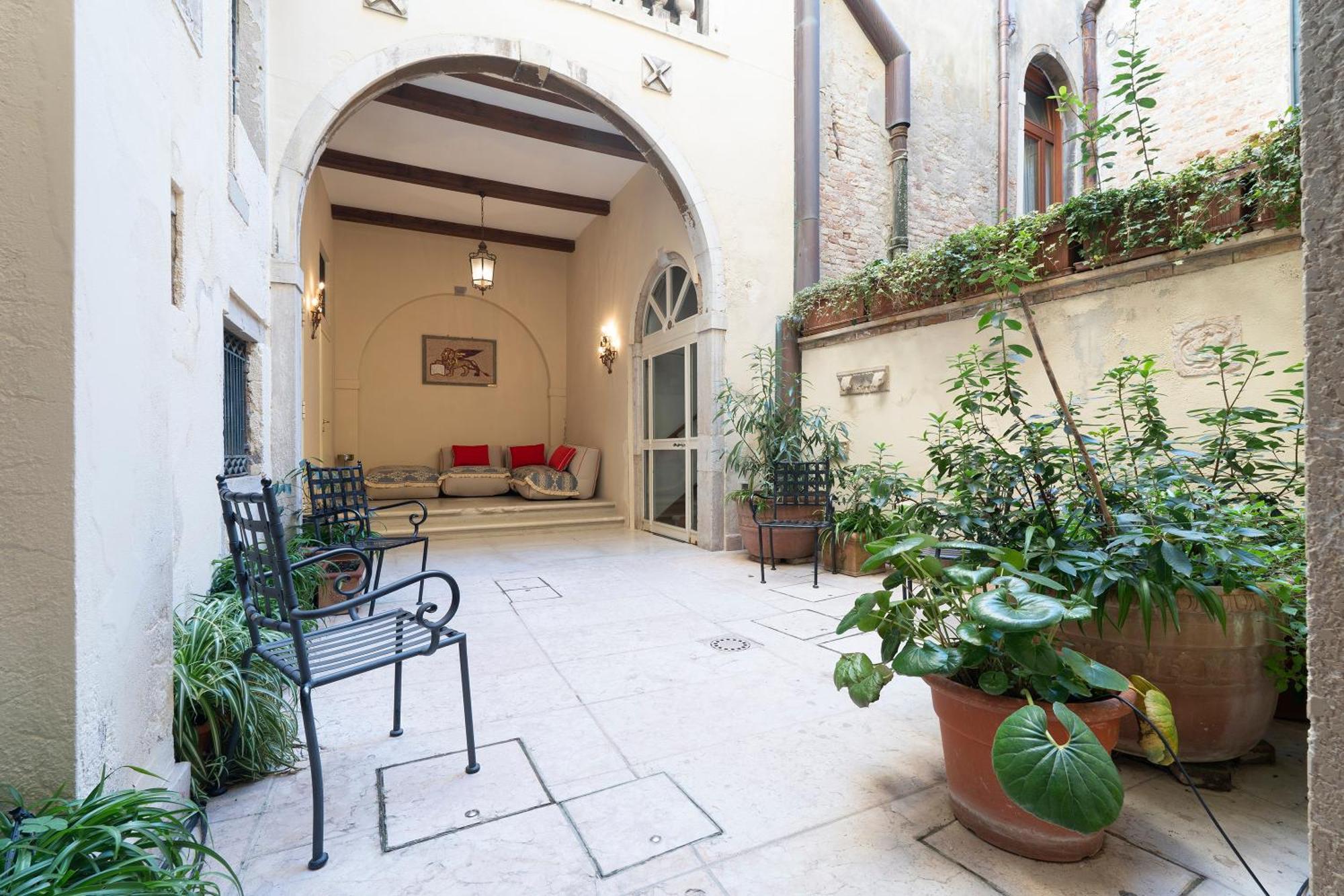 Fortuny3967 Suites & Wine Venezia Esterno foto